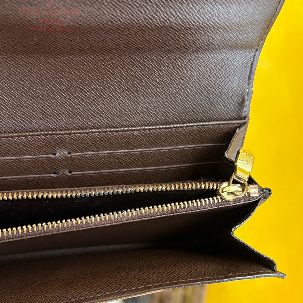 Louis Vuitton Wallet with Button Closure - Picture 7 of 13